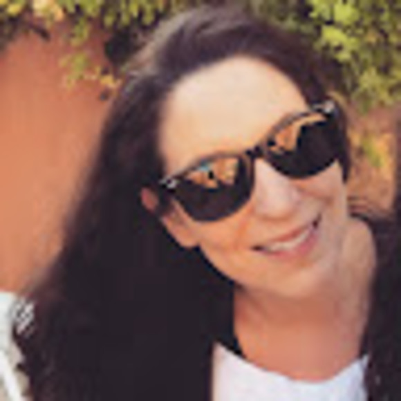 Meet your Posher, Nicole - Picture 1 of 1